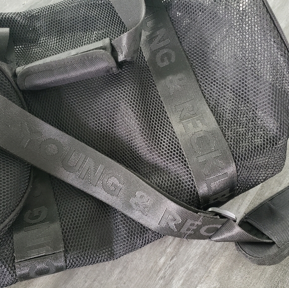 Black Mesh Detailed Y&R Duffle - Picture 4 of 4